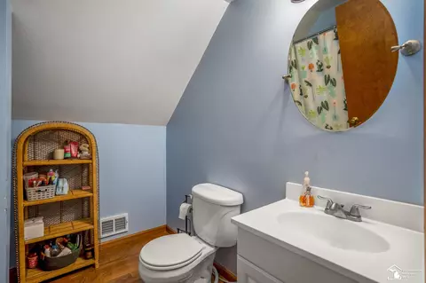 Bath - 3092 W Temperance, Temperance, MI 48182 photo 4 of 5