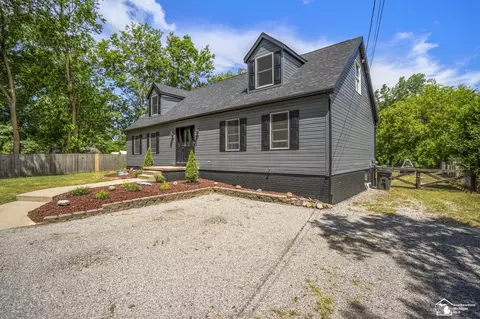 Exterior - 3092 W Temperance, Temperance, MI 48182 photo 5 of 12