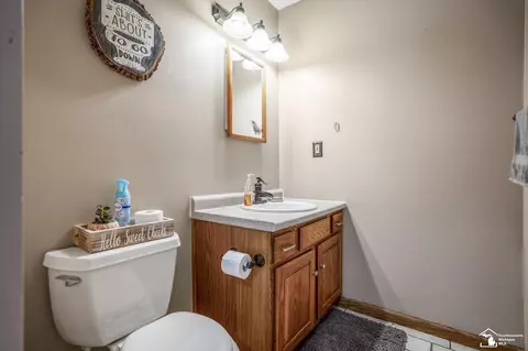 Bath - 3092 W Temperance, Temperance, MI 48182 photo 1 of 5