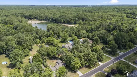 View/Area - 3092 W Temperance, Temperance, MI 48182 photo 3 of 9