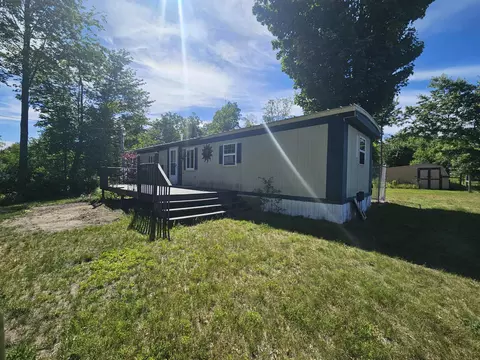 6221 W Clarence, Harrison, MI 48625