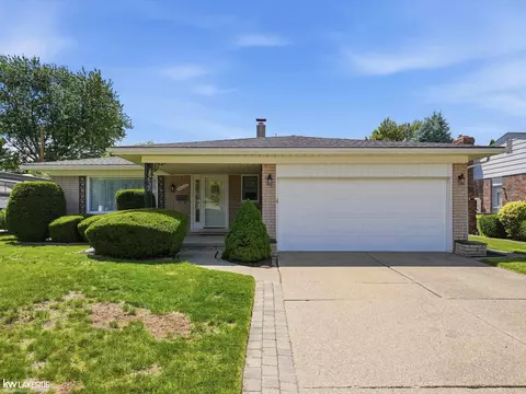 34265 Greentrees, Sterling Heights, MI 48312