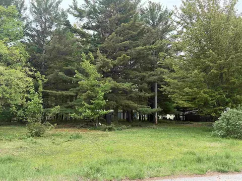 416 Sunnybrook, Marquette, MI 49855