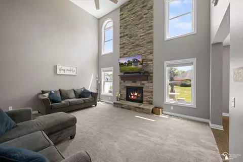 Living - 1235 Cascade, Temperance, MI 48182 photo 2 of 2