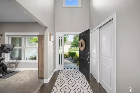 Entry Way - 1235 Cascade, Temperance, MI 48182 photo 1 of 7
