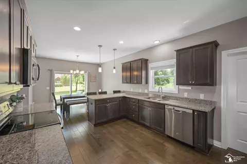 Kitchen - 1235 Cascade, Temperance, MI 48182 photo 3 of 5