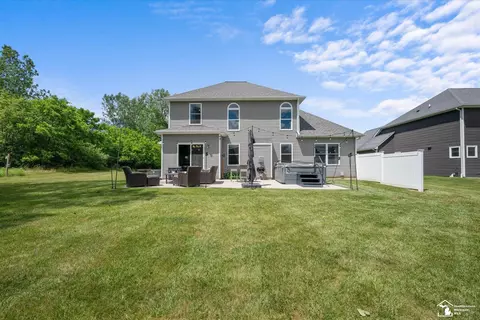 Exterior - 1235 Cascade, Temperance, MI 48182 photo 7 of 11