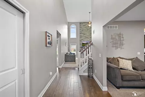 Entry Way - 1235 Cascade, Temperance, MI 48182 photo 2 of 7