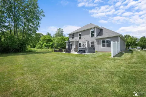 Exterior - 1235 Cascade, Temperance, MI 48182 photo 6 of 11