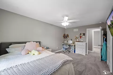 Bedroom - 1235 Cascade, Temperance, MI 48182 photo 4 of 6