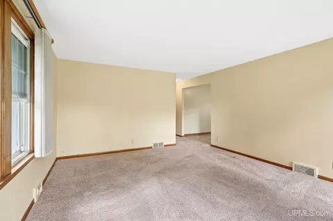 Living - 2117 Deer Lk, Ishpeming, MI 49849 photo 4 of 5