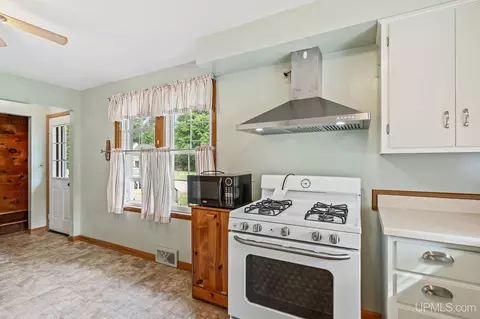 Kitchen - 2117 Deer Lk, Ishpeming, MI 49849 photo 3 of 4