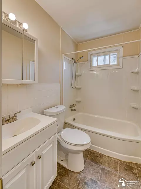 Bath - 713 Roeder, Monroe, MI 48161 photo 1 of 1