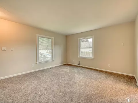 Living - 713 Roeder, Monroe, MI 48161 photo 1 of 4