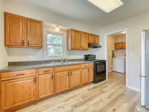 Kitchen - 713 Roeder, Monroe, MI 48161 photo 1 of 2