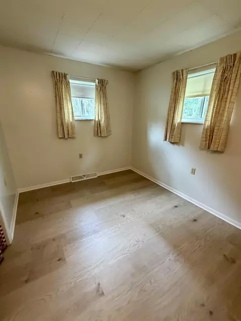 Bedroom - 216 E 8th, Pinconning, MI 48650 photo 2 of 4