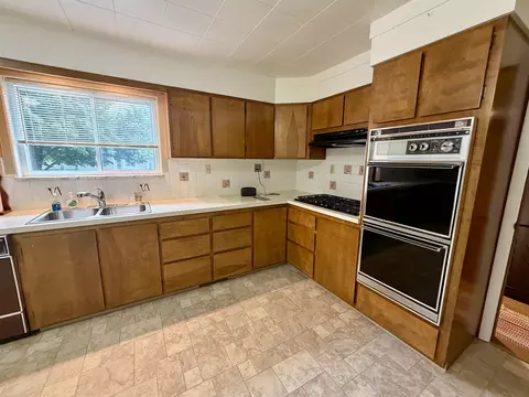 Kitchen - 216 E 8th, Pinconning, MI 48650 photo 3 of 4