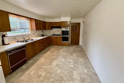Kitchen - 216 E 8th, Pinconning, MI 48650 photo 1 of 4