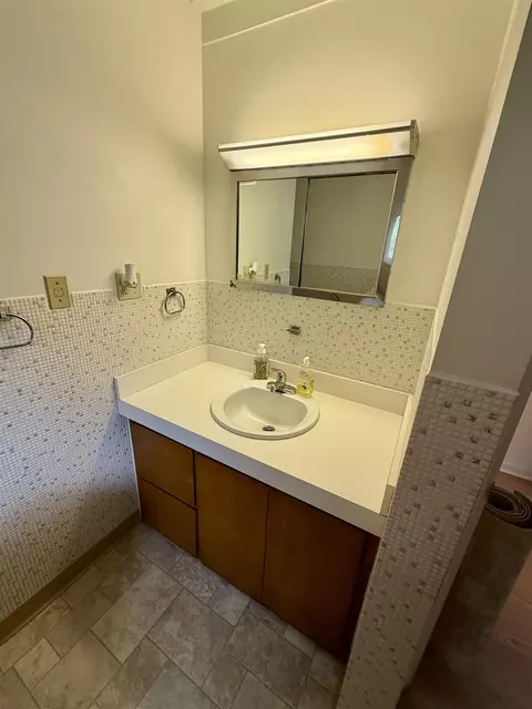Bath - 216 E 8th, Pinconning, MI 48650 photo 2 of 4