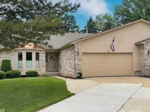 41371 Carmelo W, Clinton Township, MI 48038