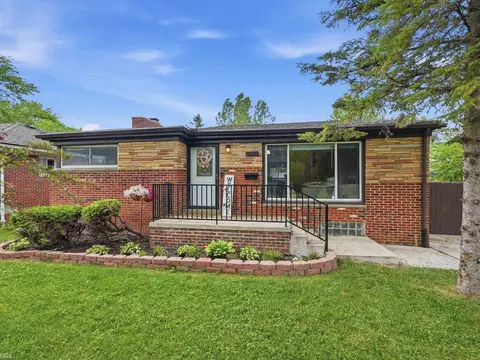 22245 Raymond, Saint Clair Shores, MI 48082