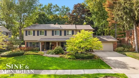 263 Lakeland, Grosse Pointe, MI 48230