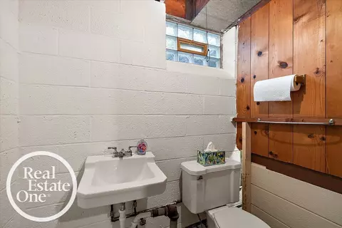 Bath - 324 Cloverly, Grosse Pointe Farms, MI 48236 photo 6 of 6