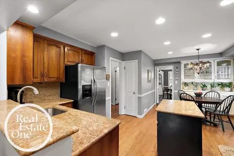 Kitchen - 324 Cloverly, Grosse Pointe Farms, MI 48236 photo 1 of 3
