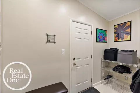 Entry Way - 324 Cloverly, Grosse Pointe Farms, MI 48236 photo 2 of 4