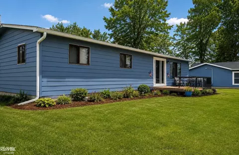 4800 Maxson, Hope, MI 48628