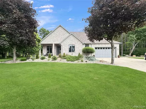9045 N 3, Gladstone, MI 49837