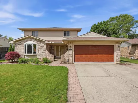45455 Heatherwoode, Macomb, MI 48044