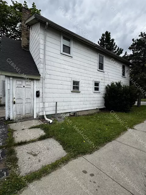 1001 Greenwich, Saginaw, MI 48602