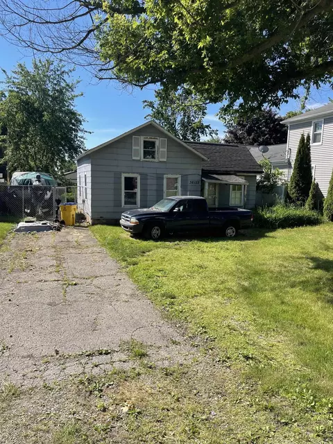 36122 Main, New Baltimore, MI 48047