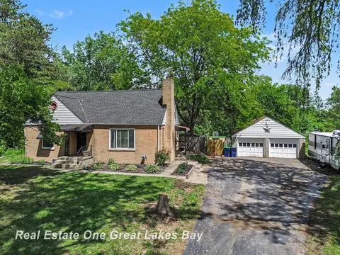 5250 N N Ctr, Saginaw, MI 48604