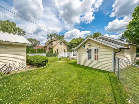 Exterior - 13857 Lake, Monroe, MI 48161 photo 9 of 12
