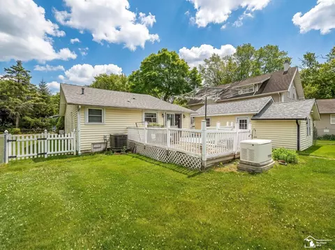 Exterior - 13857 Lake, Monroe, MI 48161 photo 5 of 12
