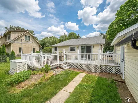 Exterior - 13857 Lake, Monroe, MI 48161 photo 10 of 12