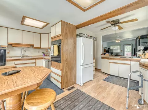 Kitchen - 13857 Lake, Monroe, MI 48161 photo 2 of 4