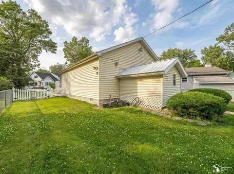 Exterior - 13857 Lake, Monroe, MI 48161 photo 8 of 12