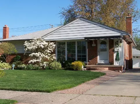 21209 Erben, Saint Clair Shores, MI 48081