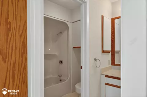 Bath - 3119 E Midshipman, Au Gres, MI 48703 photo 5 of 10