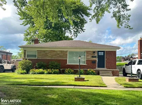 21443 Arrowhead, Saint Clair Shores, MI 48082