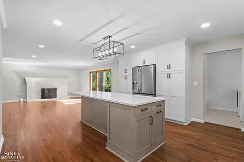 Kitchen - 1200 Audubon, Grosse Pointe Park, MI 48230 photo 6 of 8
