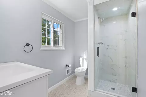 Bath - 1200 Audubon, Grosse Pointe Park, MI 48230 photo 4 of 6