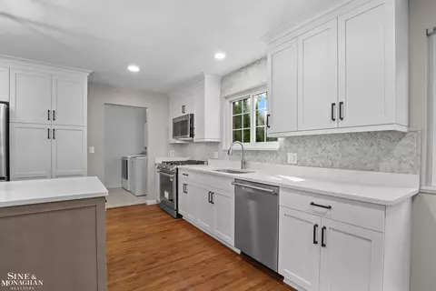 Kitchen - 1200 Audubon, Grosse Pointe Park, MI 48230 photo 2 of 8