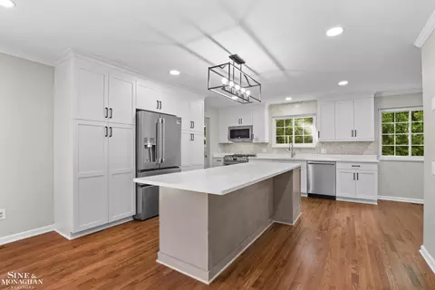 Kitchen - 1200 Audubon, Grosse Pointe Park, MI 48230 photo 5 of 8