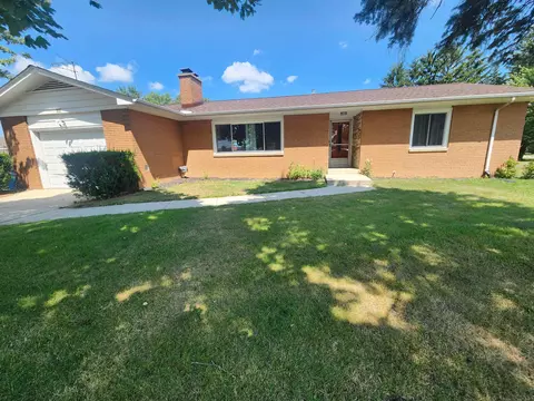 1974 W Youngs Ditch, Bay City, MI 48708