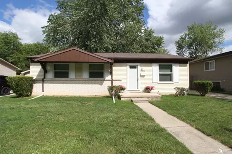626 John Rolfe, Monroe, MI 48162