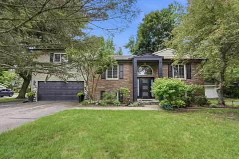 2661 W South, Troy, MI 48098